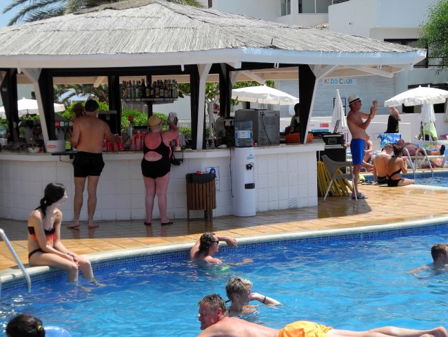 Poolbar - Hotel Club Bahamas Ibiza - Playa d´en Bossa Poolbar