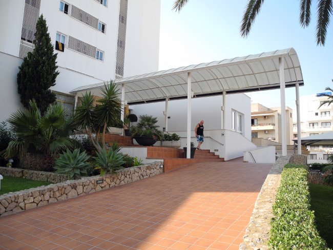 Der Haupteingang des Hotels - Hotel Hipotels Don Juan - Cala Millor Der Haupteingang des Hotels
