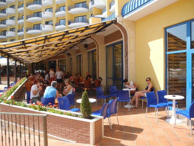 Terrasse vor dem Restaurant - Hotel Grifid Arabella - Goldstrand Terrasse vor dem Restaurant