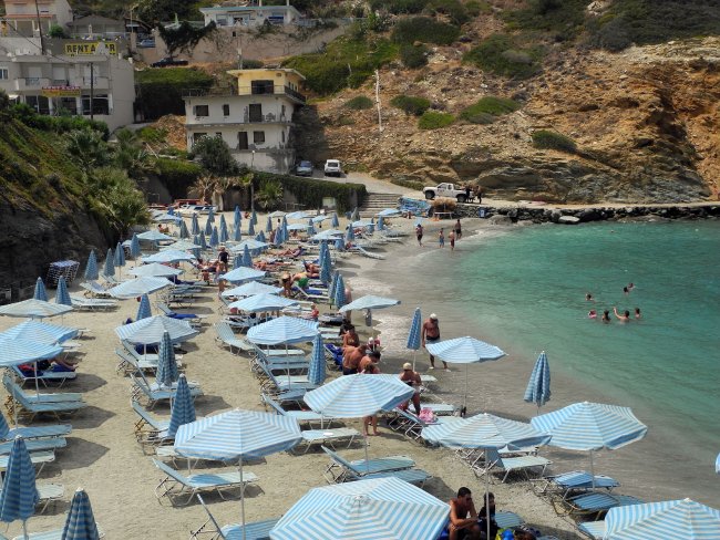 Strand unterhalb des Hotels - CHC Athina Palace Resort & Spa - Made Strand unterhalb des Hotels