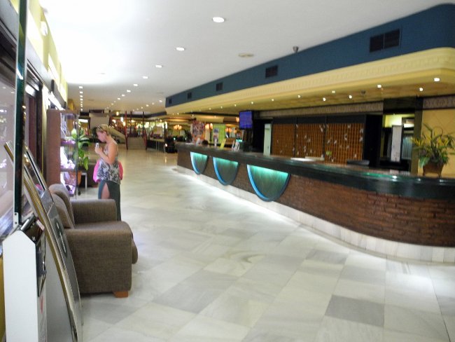 Lobby mit Rezeption - Hotel Las Palmeras - Fuengirola Lobby mit Rezeption