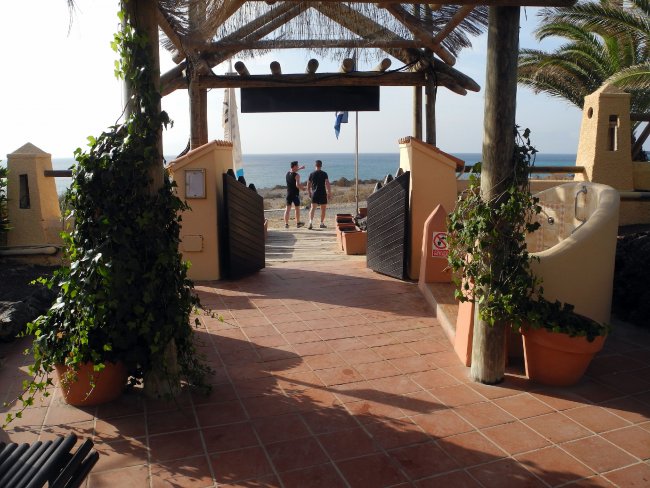 Zugang zum Strand - Hotel H10 Sentido Playa Esmeralda - Costa Calma Zugang zum Strand