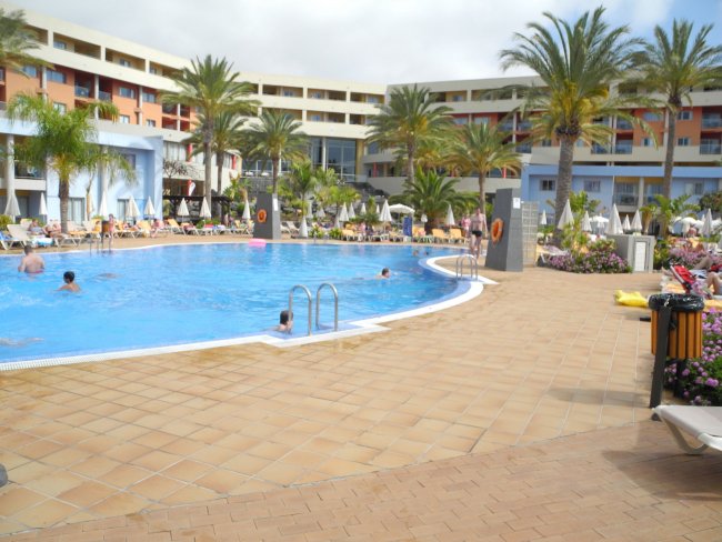 Eines der Hauptbecken - Hotel Iberostar Playa Gaviotas Park - Morro Jable Eines der Hauptbecken