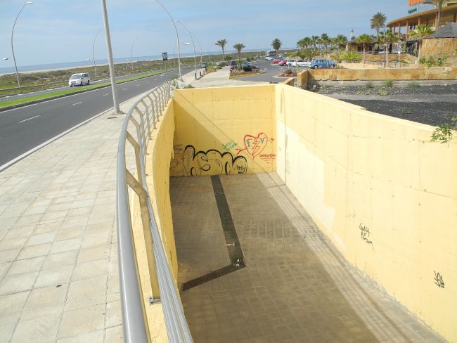 Unterführung unter der Autobahn - Hotel Occidental Jandia Playa - Morro Jable Unterführung unter der Autobahn