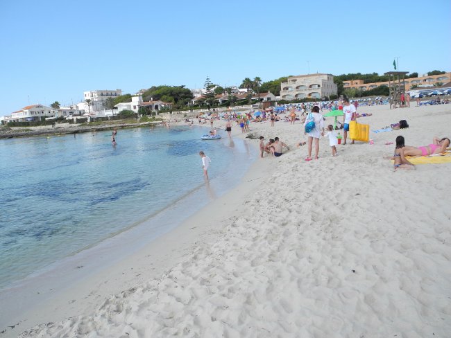 Feiner Sandstrand - Hotel Xaloc Playa - Punta Prima Feiner Sandstrand