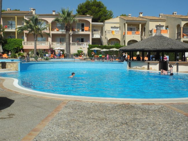 Pools bei den Bungalows - allsun Hotel Lago Playa & Lago Park - Cala Ratjada Pools bei den Bungalows