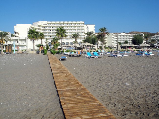Holzwege am Strand - Hotel Rhodos Palladium - Kalithea Holzwege am Strand