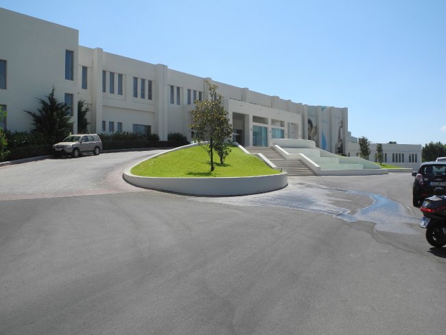 Blick vom Parkplatz - Hotel Sentido Apollo Blue - Faliraki Blick vom Parkplatz
